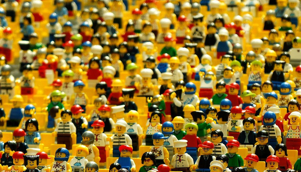 Viele Menschen - LEGO - Faktum Magazin