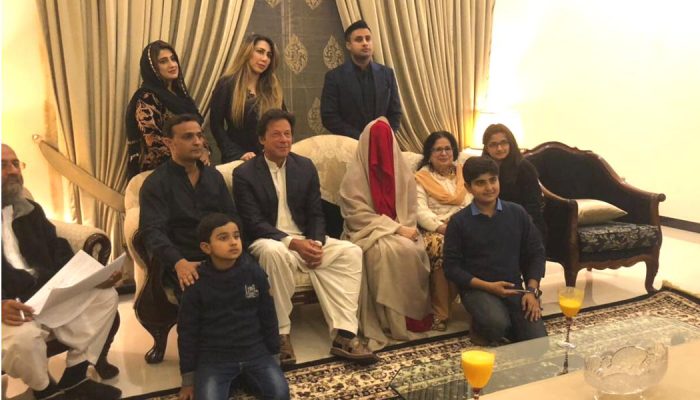 Pakistan: Hochzeitsfoto vom neuen Premierminister Imran Khan