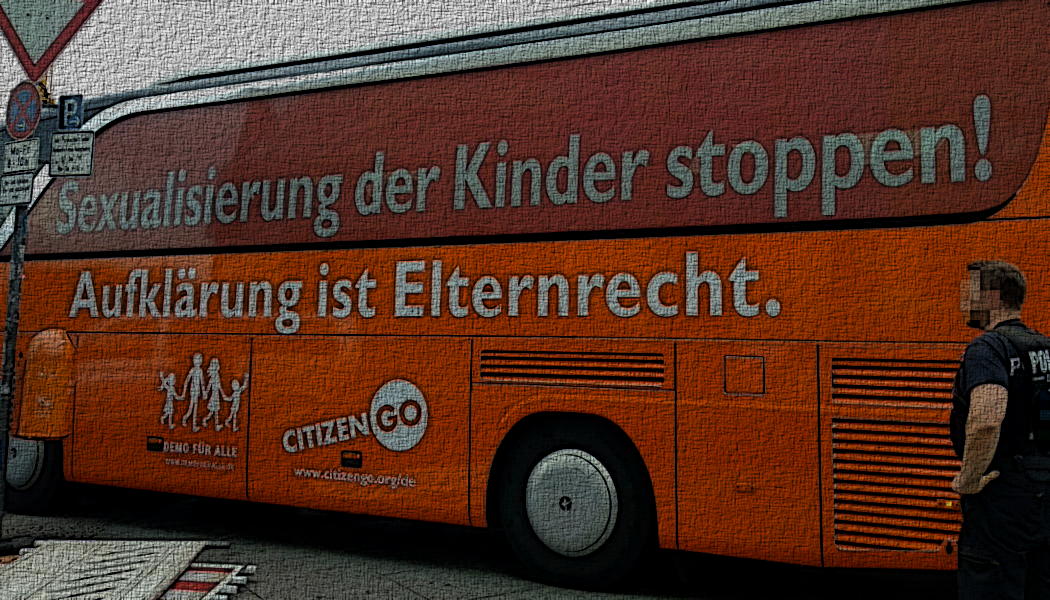 Bus der Meinungsfreiheit in Berlin - Faktum Magazin